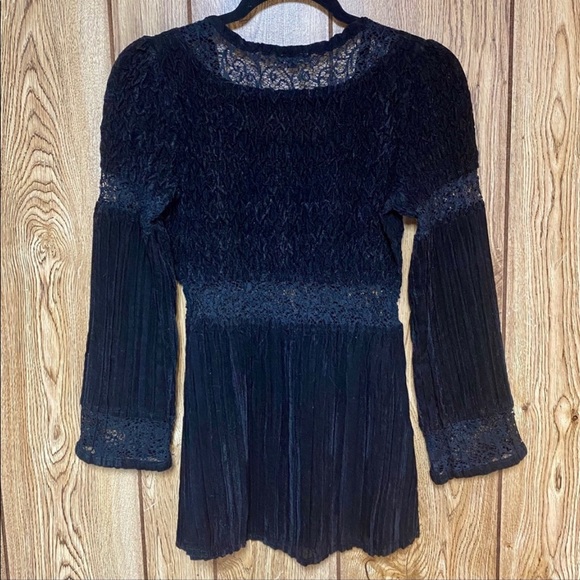 Black lace sweater - Picture 2 of 6